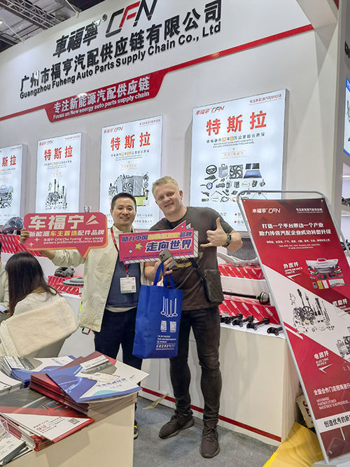 Bức ảnh nhóm với khách hàng